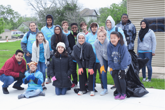 Large group of children posing for a group photo